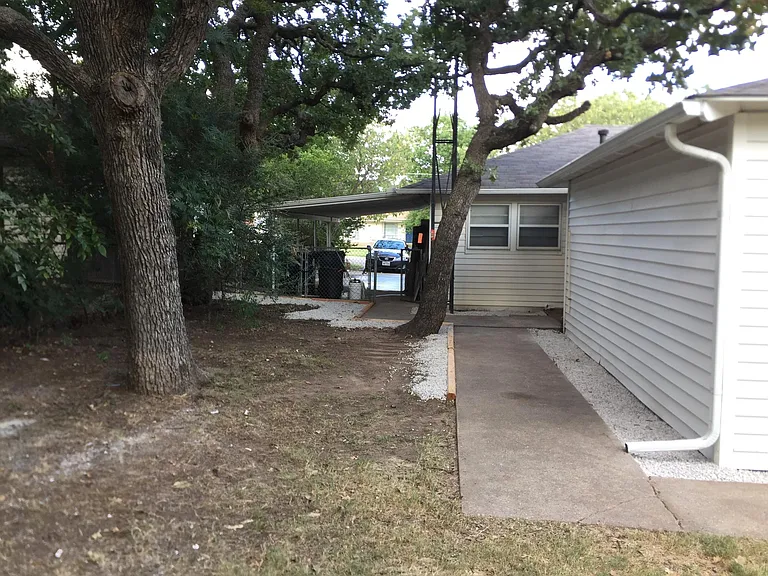 2601 Denison St — Photo 6