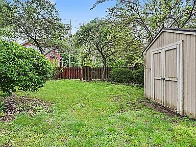 207 E Blake Ave — Photo 31