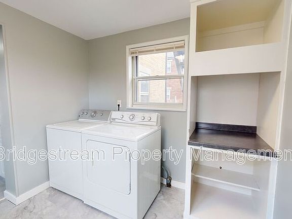 5th image of 108 Bellaire Ave