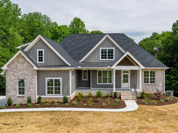 7035 Hall Rd, Greenbrier, TN 37073
