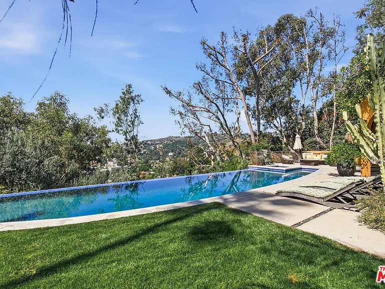 6203 Temple Hill Dr — Photo 19