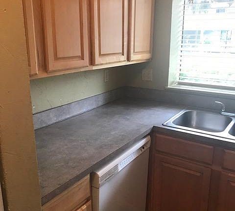 4th image of 24 Fair Oaks Cir