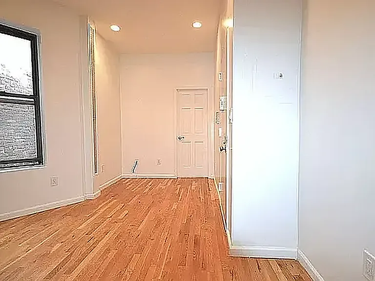 41 Henry St #7 — Photo 5