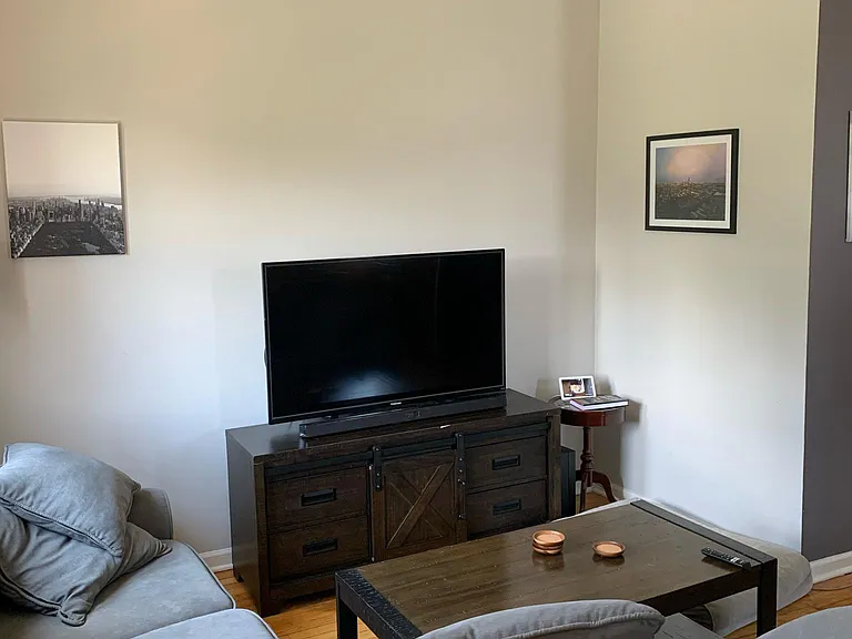 537 N Ashland Ave #3R — Photo 4