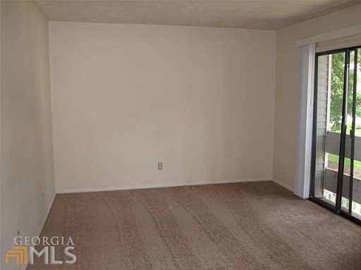 5th image of 324 Twiggs Cor