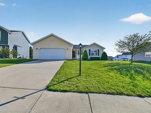 3rd image of 11090 Alexandria Ln