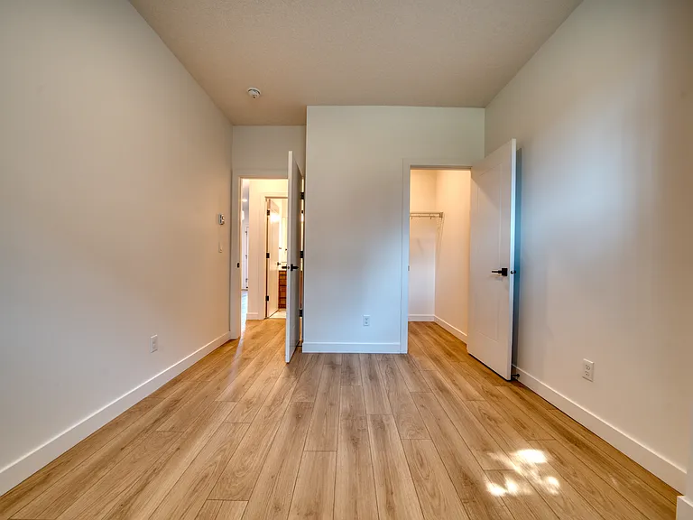 2925 12th Ave SW #203 — Photo 15
