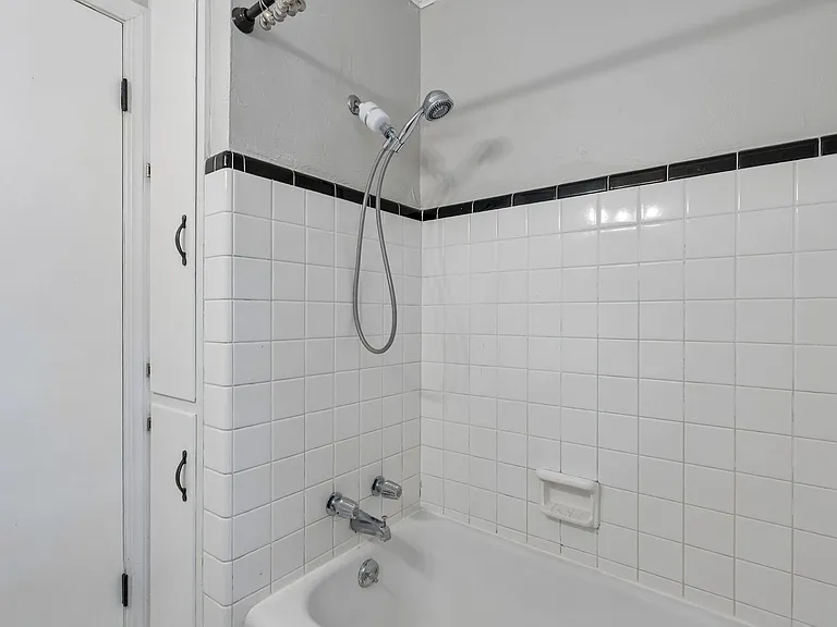 3025 NW 67th St — Photo 16