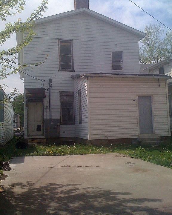 2nd image of 415 N 2nd Ave
