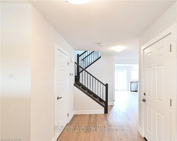 3 bed, $2,750 — Photo 2