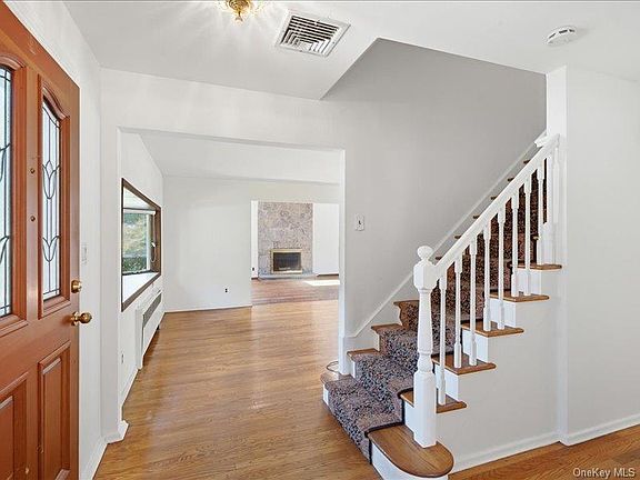5th image of 100 Bayberry Avenue