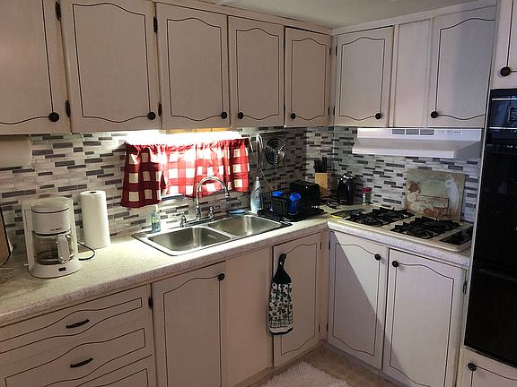 3rd image of 18470 SE 20th Pl