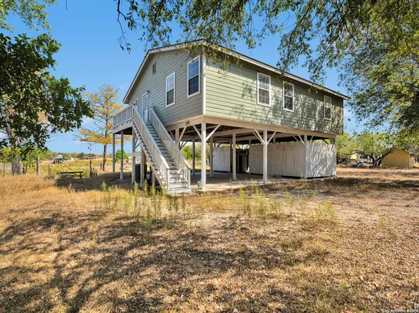 352 Longhorn, Bandera, TX 78003