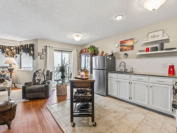 2nd image of 5905 South Kings Hwy. #1506