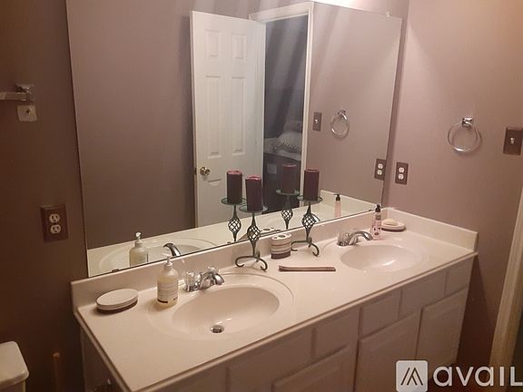 3rd image of 419 Overland Park Dr #1