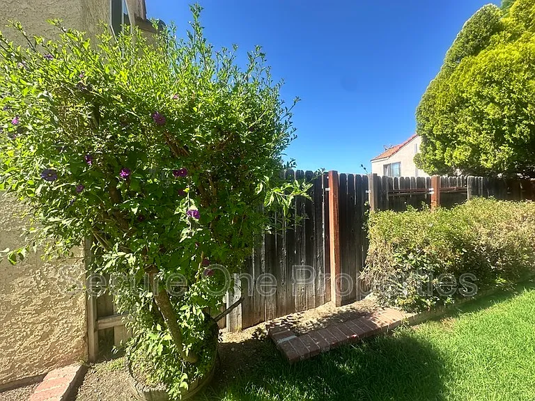 2324 Hampton Ave — Photo 15