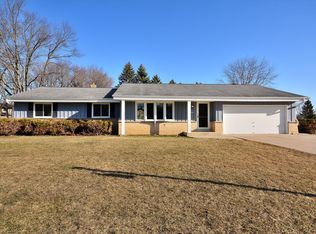 7908 W Cascade Dr, Franklin, WI 53132