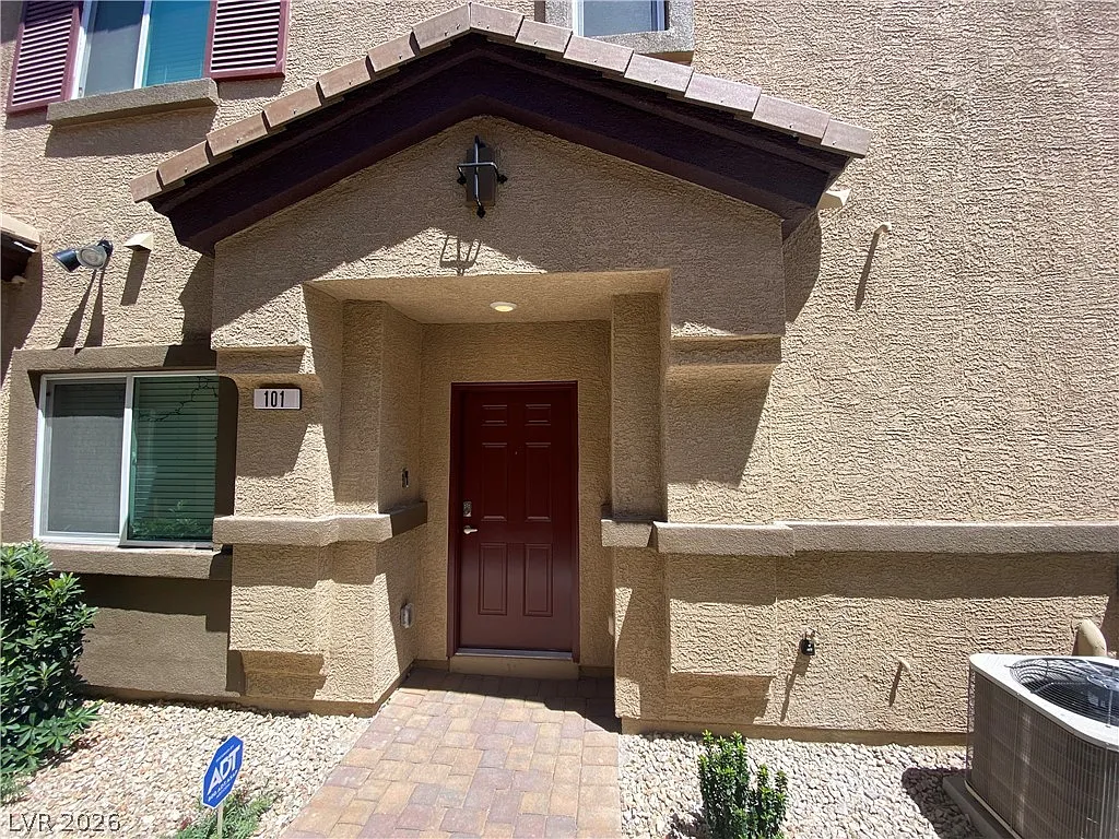 2 bed, 2.0 bath, 1162 sqft, $1,795 — Photo 2