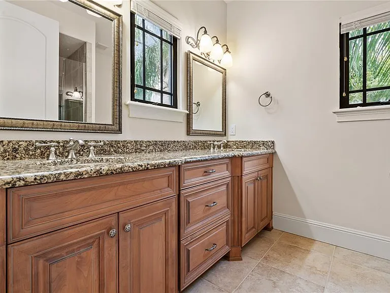9841 Covent Garden Dr — Photo 44