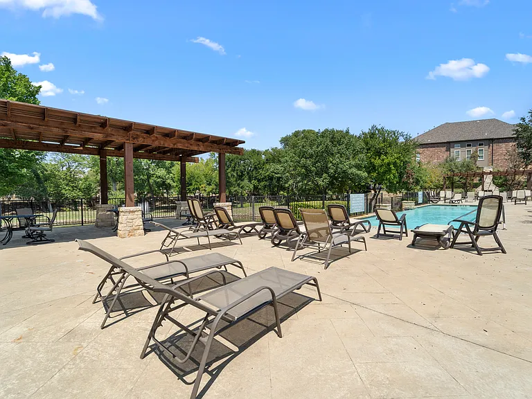 2952 Sheridan Dr — Photo 9