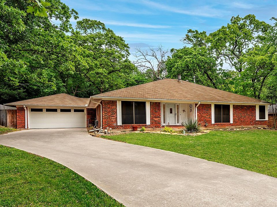 1st image of 4009 Hidden Valley Dr