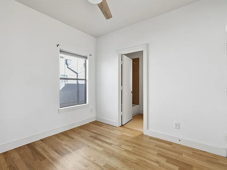 3930 Bowser Ave #10 — Photo 33