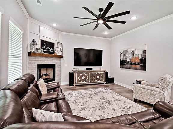 5th image of 105 Duffy Ct