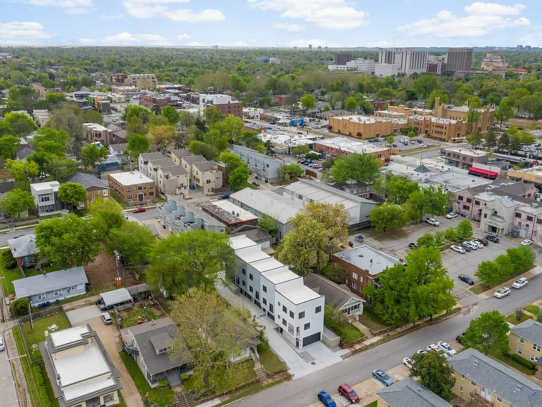 Quaker Condos - $300 Off Immediate Move-Ins! — Photo 60