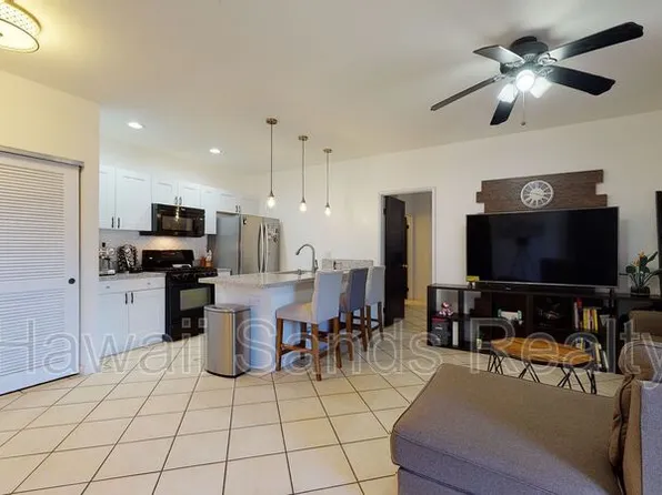 91-819 Puamaeole St #14D, Ewa Beach, HI 96706