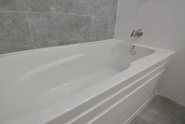 Rented by David Hirsch, LREB | media 19