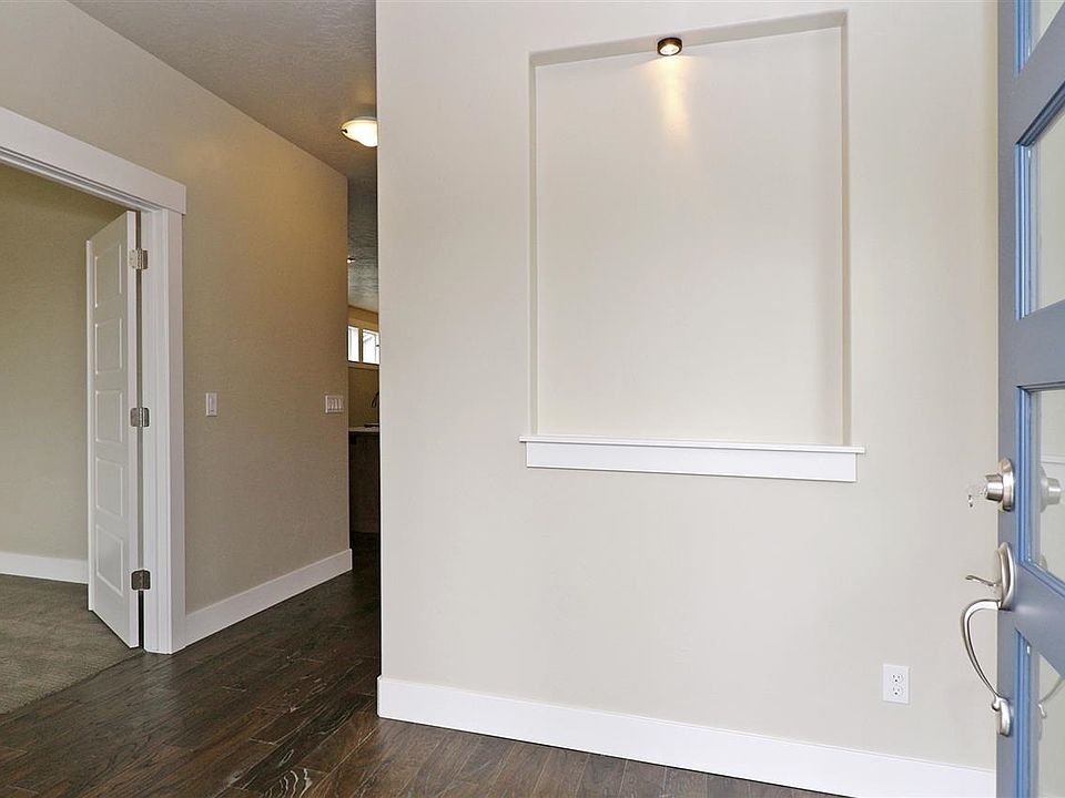 1st image of 426 E Waterpocket Ln