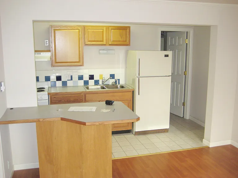 5600 University Way NE — Photo 4