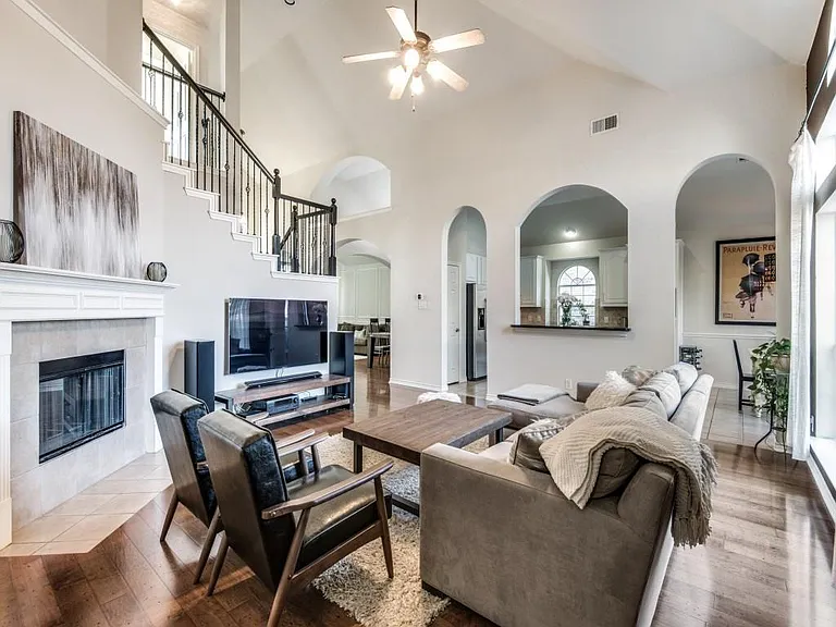 10572 Coach House Ln — Photo 18