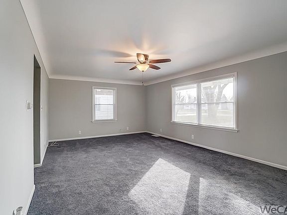 3rd image of 1856 Lowell Ave
