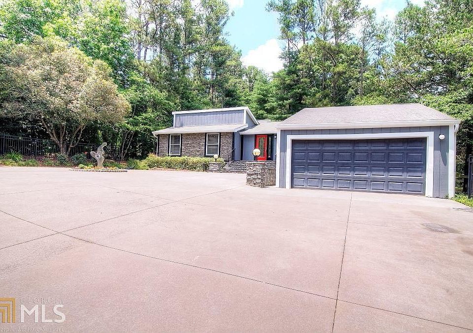 2nd image of 3421 Valley View Dr