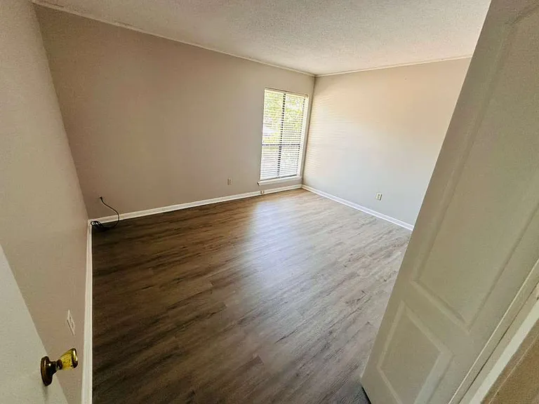 49 Glenwood Ct — Photo 6