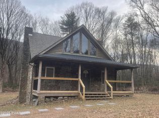 217 Camelback Rd, Tannersville, PA 18372