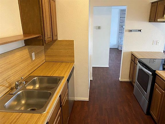 5th image of 3426 Salmon St