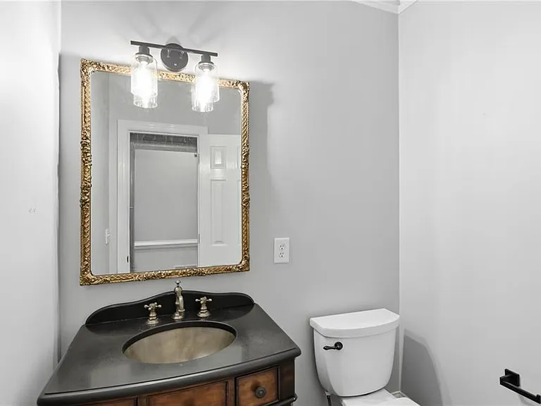 4563 Fountain Dr NE — Photo 14