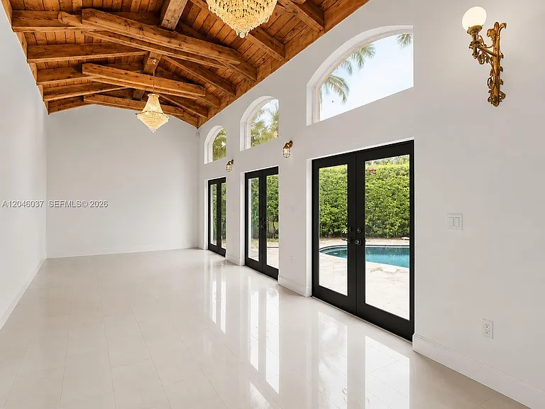6350 Pinetree Dr — Photo 3