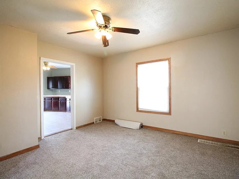 2829 Rutland Ave — Photo 22