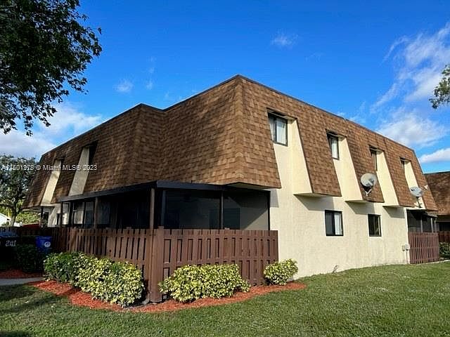 1st image of 241 San Remo Blvd