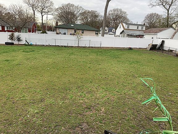 4th image of 56 John Dr