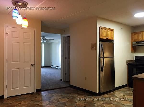 1st image of 176 Presidents Ln APT 302