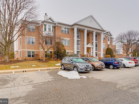 4th image of 201 Burkwood Ct Unit 2F