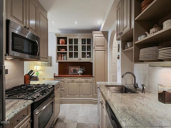5th image of 179 E 79th St APT 2B