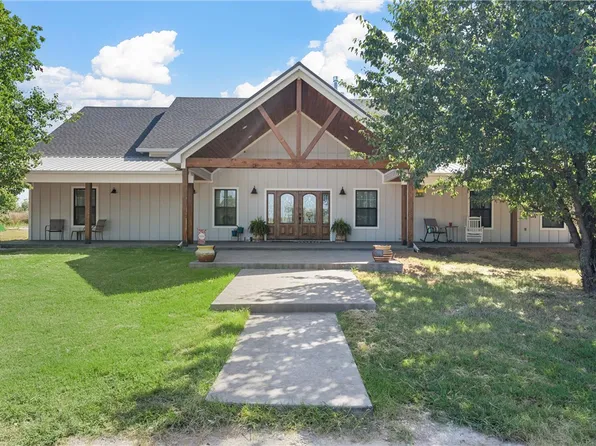 746 John Nors Rd, West, TX 76691