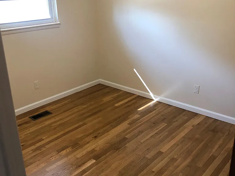 35138 Sansburn St — Photo 21