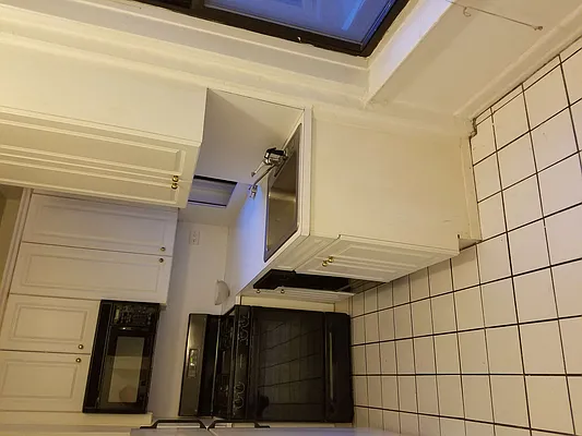 Rented by B Gans Management | media 1