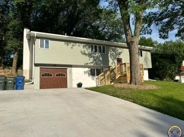 934 Pamela Ln, Lawrence, KS 66049